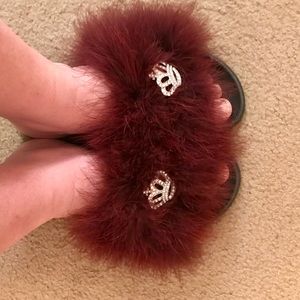 Feather, faux fur, or real rabbit fur slides.